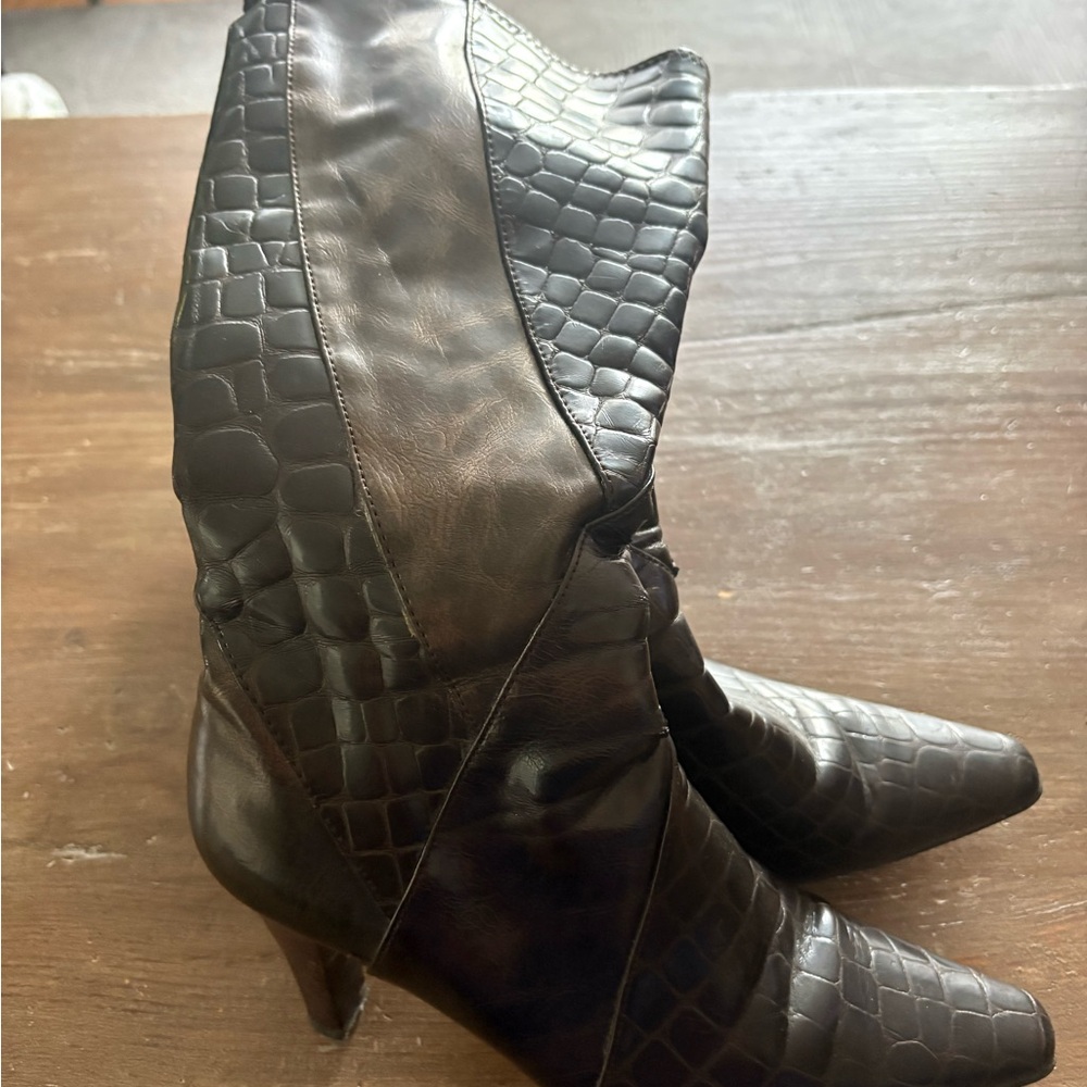 Impo Stretch Brown Boots  Size 6